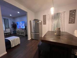 Your Home Away From Home - North Bergen - 4