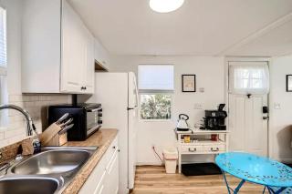 Warm and Cool 1BR house W Denver - 6