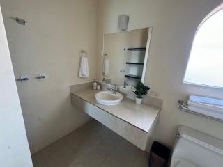 Beautiful apartment beach front, big pool - 2