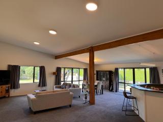 Woodbank Retreat - 9