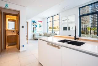 Blue Breeze - Elegant 1BR with Private Jacuzzi & Terrace in JVC - 3