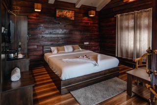 Hilltop Munnar by Fracspace - 4