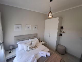 Stunning modern 2 bed apartment - 0