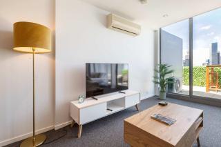 Stylish One-Bedroom Apartment with Southbank and Yarra River Views - Melbourne - 5