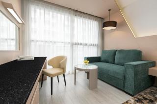 Hyatt Place Bangkok Sukhumvit 1 - 9