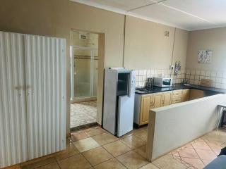 Hluzu Guest House - Hluhluwe - 5