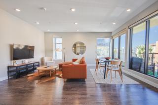 Hollywood Escape! Elegant 2BR 2BA Rental - Los Angeles - 0