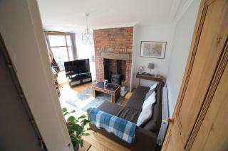 Dweller Holiday Homes - Headingley - 8