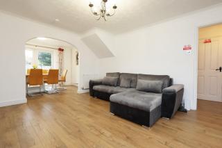 Charming Bradley Stoke 4BR with Private Garden - Bristol - 6