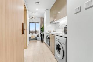 Luxury Apartment, Pool Scenery - 5