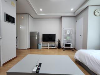 Sinsa Stay - Seoul - 6