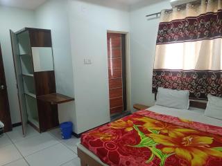 Hotel O Grand Shivam - - 5