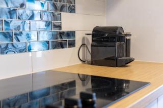 Waterfront 3-BR in the Heart of the Gold Coast - Gold Coast - 4