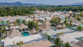 Spacious 4BR Private 15m Pool Villa Anchan V10 in Gated Residence - Ban Phru Champa - 9