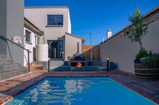 De Kelders Hideaway with Heated Pool - 1