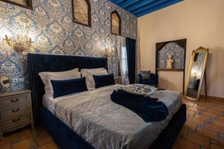 April Medieval Hotel - Rodes - 5