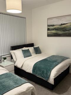 Cozy 3-Bedroom Home Perfect for Work & Leisure - Birmingham - 7