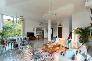 La Zorita, Luxurious 3 BHK with Private Pool, 10 mins from Anjuna Beach, Kitchen, Security, Terrace, Patio & Wifi - 6