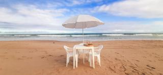 Chalé Pé na Areia e Piscina Privativa em Barra do Jacuípe - Camaçari - 0