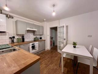 Cosy & Comfy Winter Home - Earlham - 9