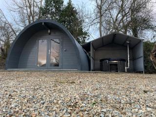 Executive Pod and Jacuzzi - Watch House Village - 9