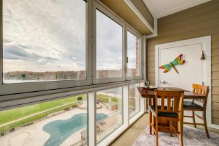 Balcony and Serene Views Cozy Condo in Huddleston! - Huddleston - 9