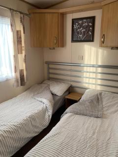 B58 3bed caravan, sleeps up to 8, free Wi-Fi, parking - Conwy - 7