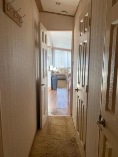 B58 3bed caravan, sleeps up to 8, free Wi-Fi, parking - Conwy - 6