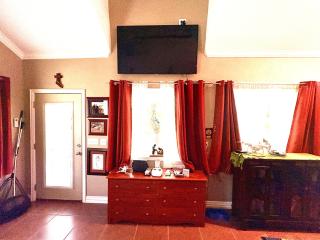 Captains Cabin on Lake - 1