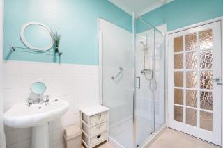 NEW! 2BR in Dundee Street - 4