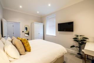 The Albermarle - Classic One Bedroom Apt - Summer 2025 - Scarborough - 2