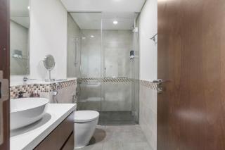2BR w Huge Terrace & Full Burj Khalifa View - 6