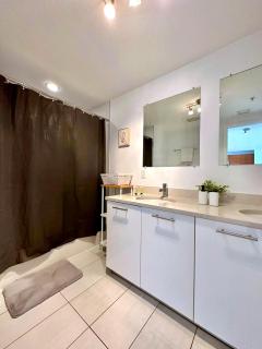 Stylish and Spacious Condo Prefect to Enjoy Miami! - 3
