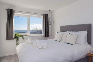Beautifully Refurbished 4-Bed Beachside Retreat - Selsey - 9