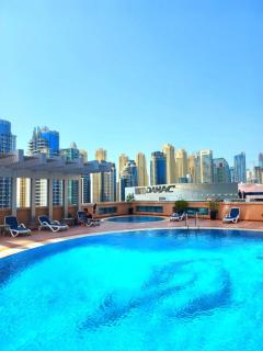 Luxury 1 Bedroom Full Marina View, Sleeps 6, 1 Min to Metro - 0