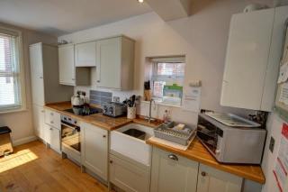 The Little Angel Cottage - 9