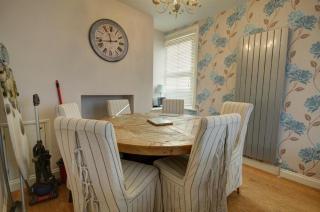 The Little Angel Cottage - 7