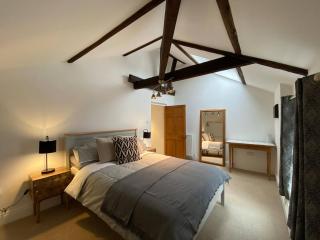 The Penthouse Apartment, Sleeps 4, Town Centre - 6