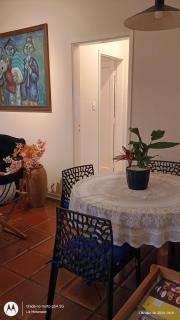 Apê Retrô com Wi-Fi e Vaga - 350 m da Praia da Enseada - 1