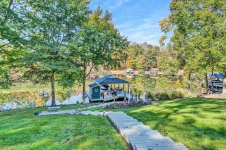 Waterfront Lake House Ideal Dock for Boats, Swimming, Fishing - Moneta - 3