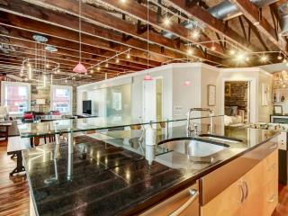 Broughton Corner Loft - Savannah - 2