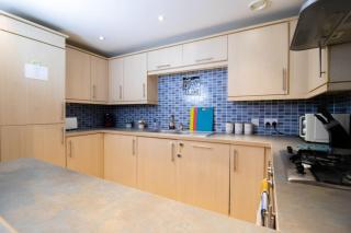 Brunel Apartment, Sleeps 4, 2 Bedrooms, Free parking, Long stay disc - 7