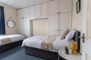 Marlborough St - Contractors Long Stays by ShortStayUK - 4