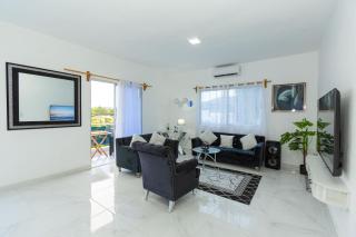 Crown lll- Guest Friendly-Pool -3 Bedrooms close to Everything - - 3