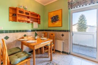 Ferienwohnung-Poseidon-im-Ostseebad-Binz-3-Raum-Balkon-Parkplatz-4-Personen-Zentrale-Lage - Binz - 2