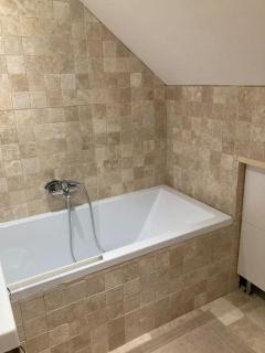 Appartement refait à neuf dans villa - 1