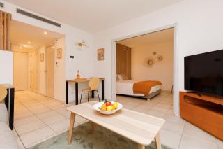 Côté Croisette LUXE - 2BdR 2 bthR 2 toilets -Terrace, AC, parking & lift - 1