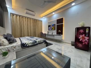 White house - Noida - 2
