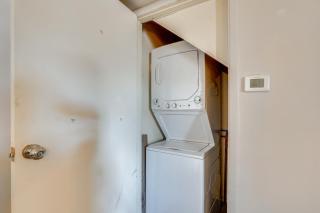 Chic Farmhouse, 3Mi to Lake-Pet Friendly and Golfing - Eureka Springs - 2