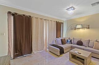 PC406 - Pool View - 1 BR Perfect for a couple - Close to Palm Beach - 1BR - Palm-Eagle Beach - 2